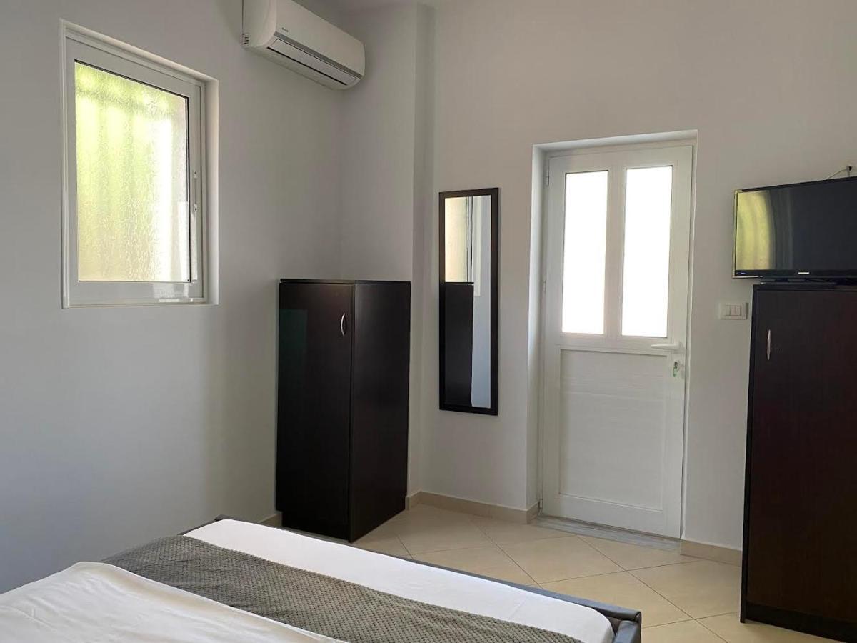 Tomi Apartments Sarande Exterior photo