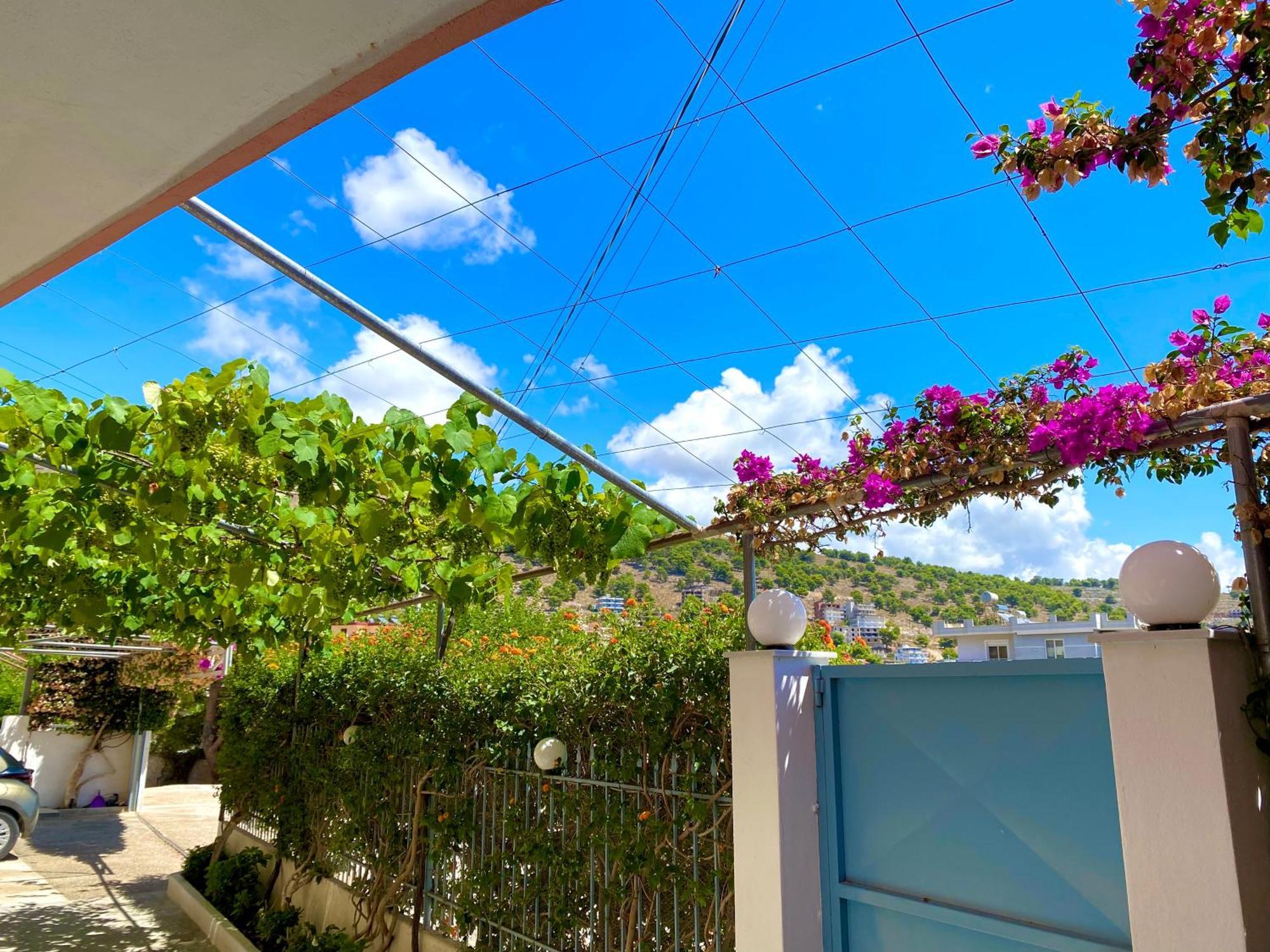Tomi Apartments Sarande Exterior photo